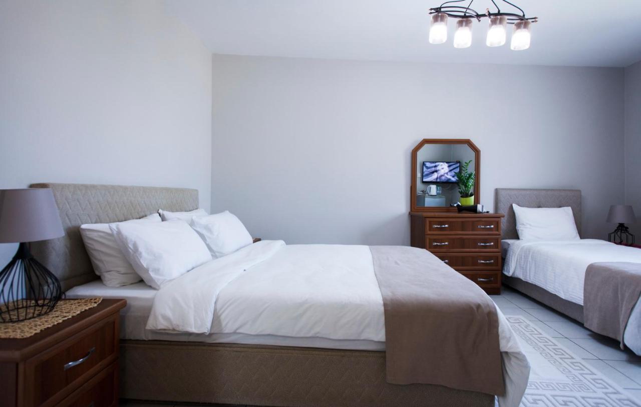 Homelike Guest House كيرينيا المظهر الخارجي الصورة