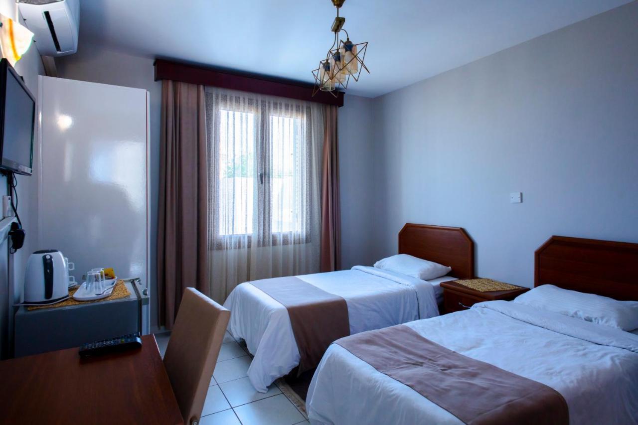 Homelike Guest House كيرينيا المظهر الخارجي الصورة