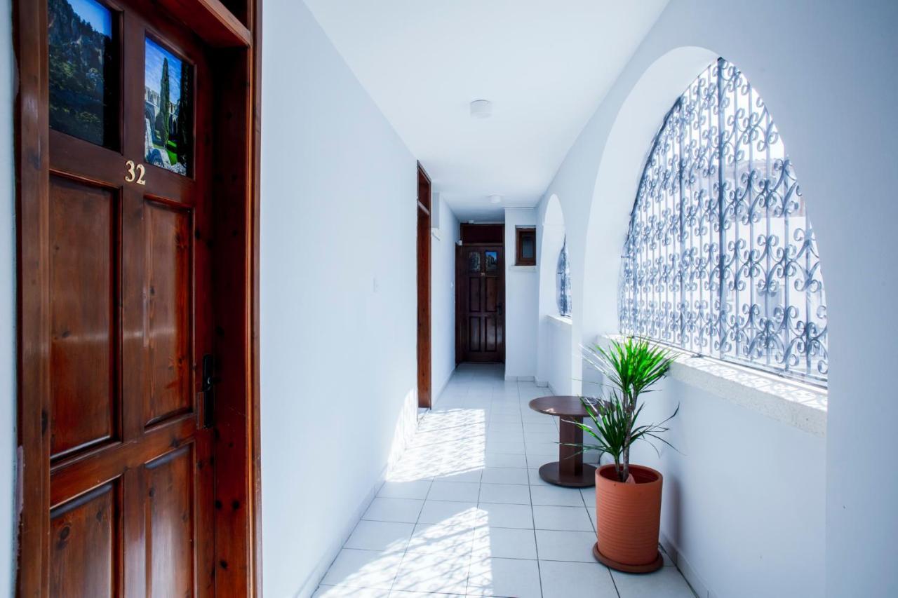 Homelike Guest House كيرينيا المظهر الخارجي الصورة