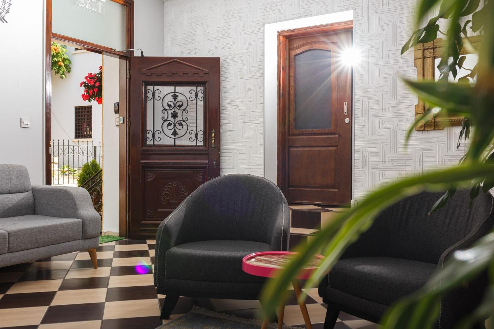 Homelike Guest House كيرينيا المظهر الخارجي الصورة