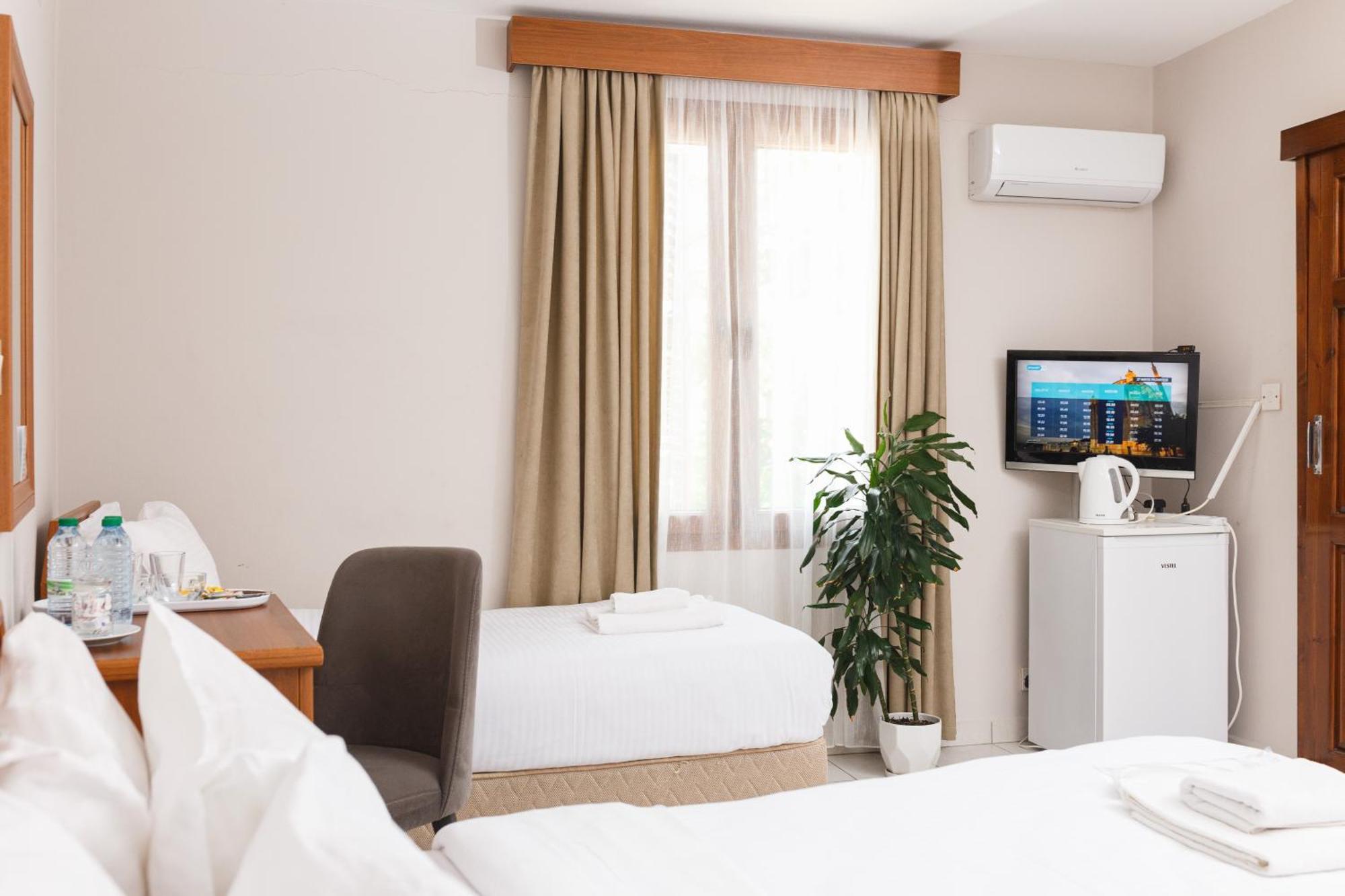 Homelike Guest House كيرينيا المظهر الخارجي الصورة