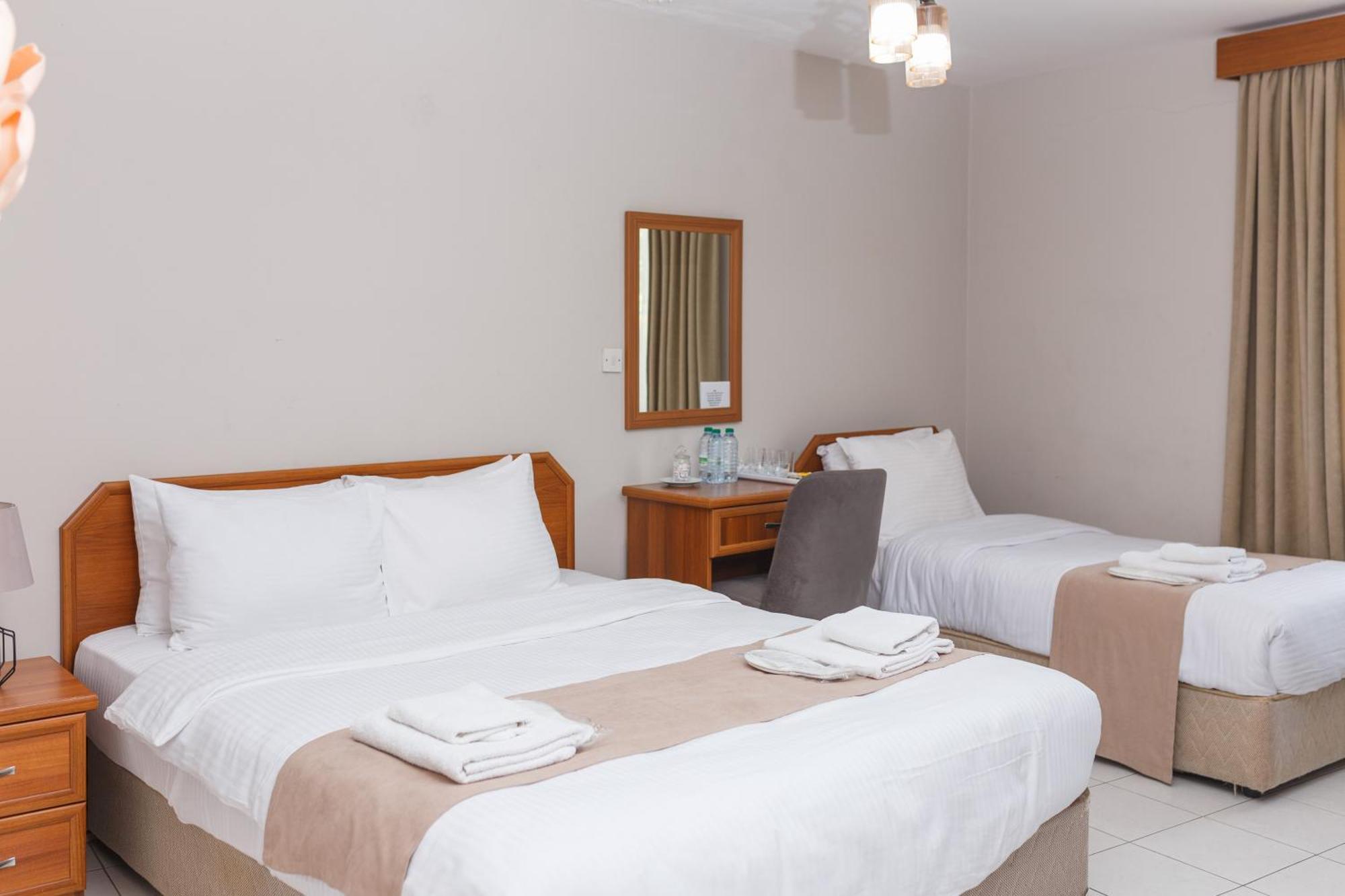 Homelike Guest House كيرينيا المظهر الخارجي الصورة
