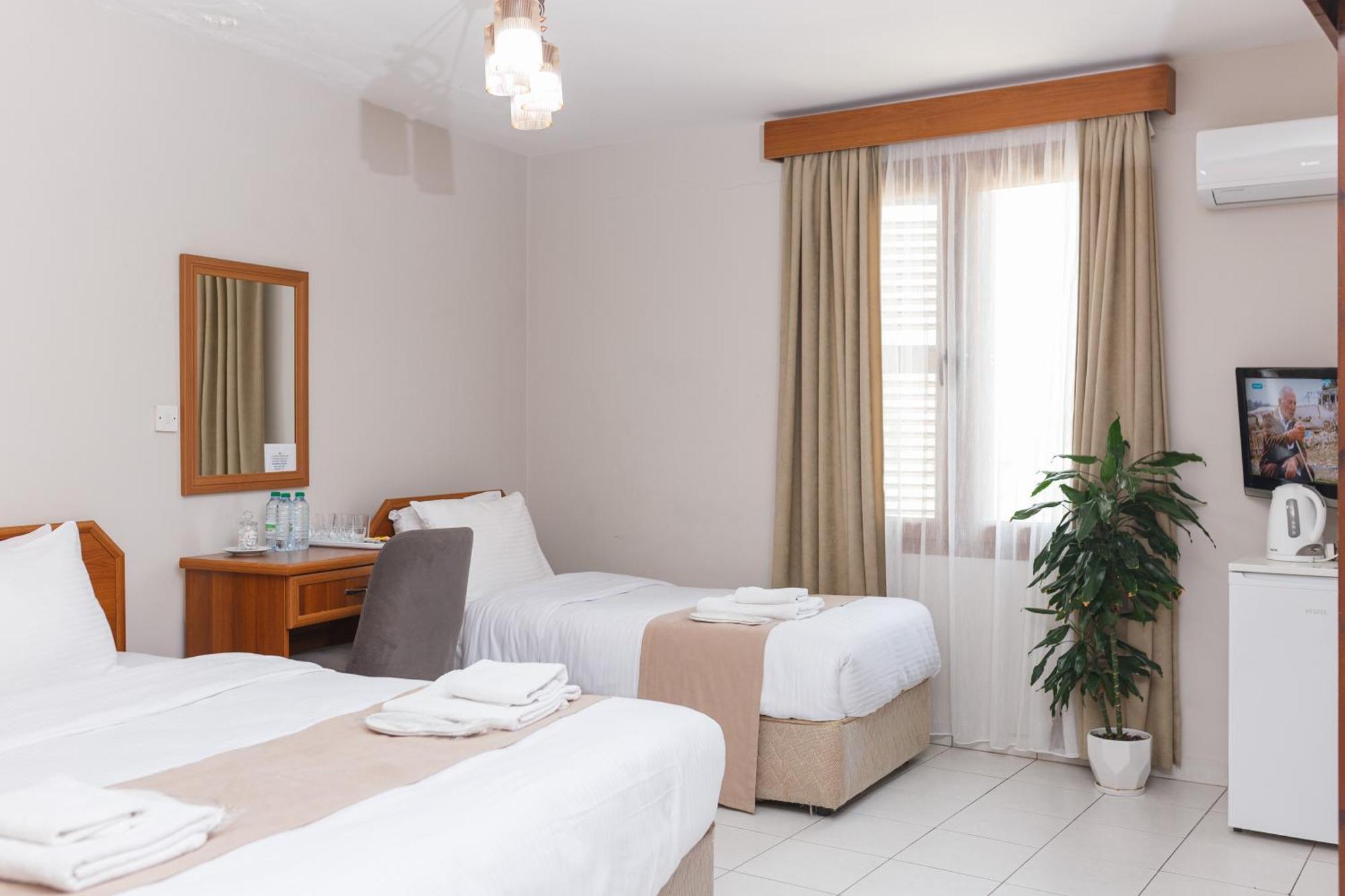 Homelike Guest House كيرينيا المظهر الخارجي الصورة