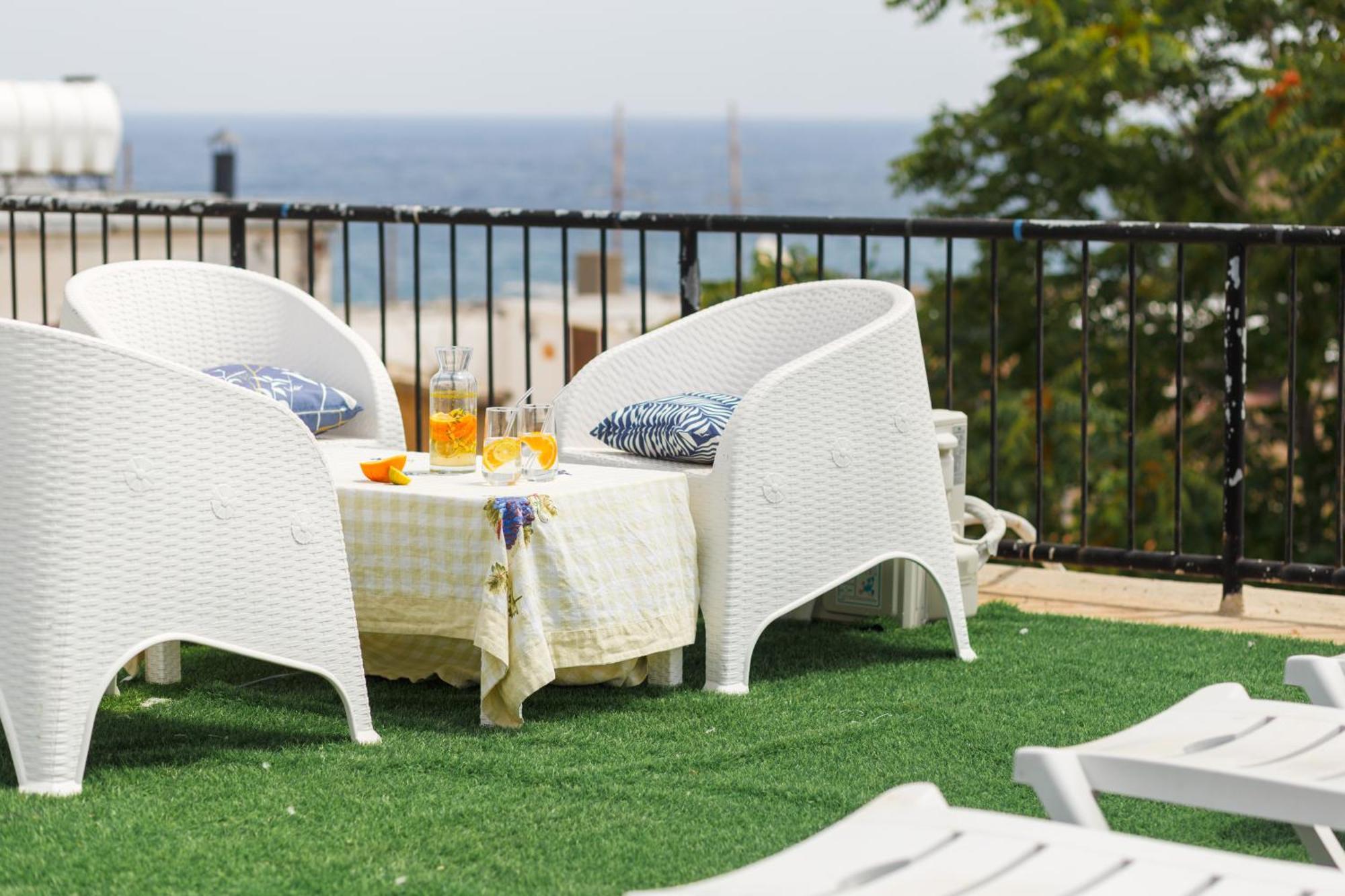Homelike Guest House كيرينيا المظهر الخارجي الصورة